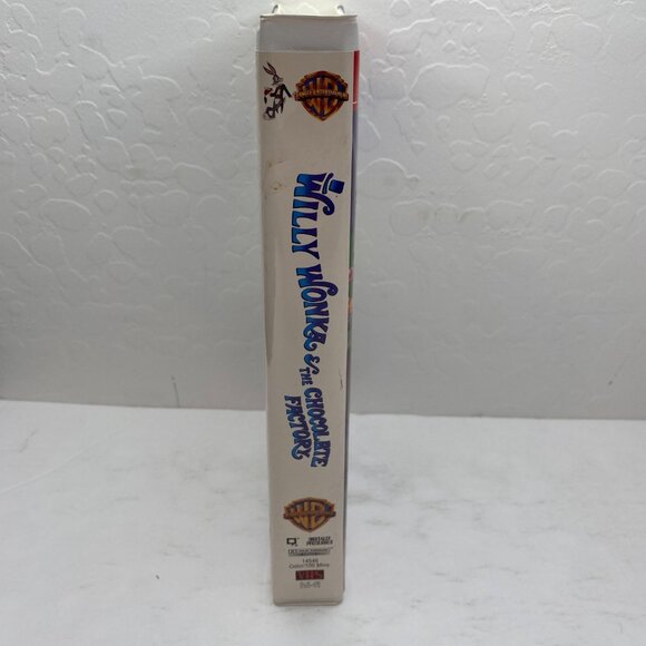 Vintage Willy Wonka & The Chocolate Factory 25th Anniversary VHS Tape Clamshell - Picture 5 of 8